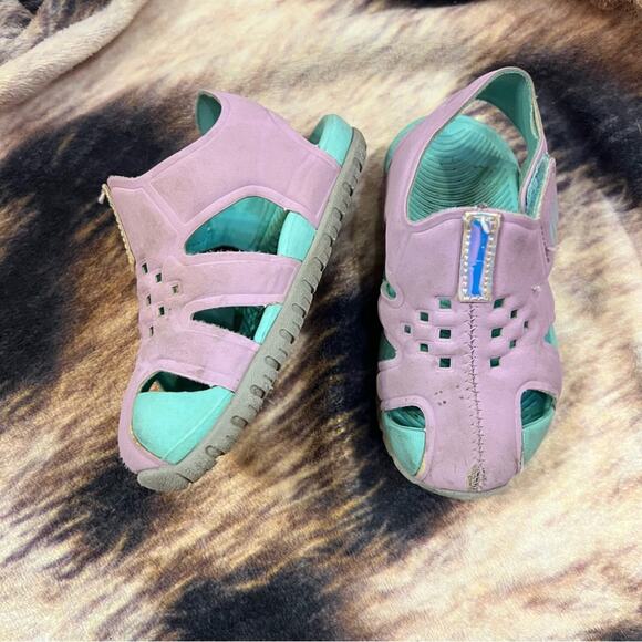 wonder nation Other - Wonder Nation Ankle Strap Baby Girl Water Shoes Sandals Size 5 / 6 Light Purple
